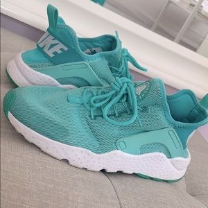 Teal Nike hurraches